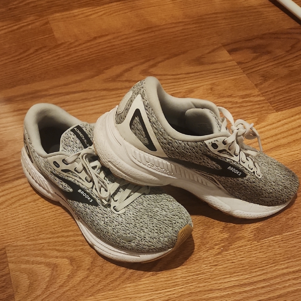 Brooks Women's Athletic Shoes Adrenaline GTS 23